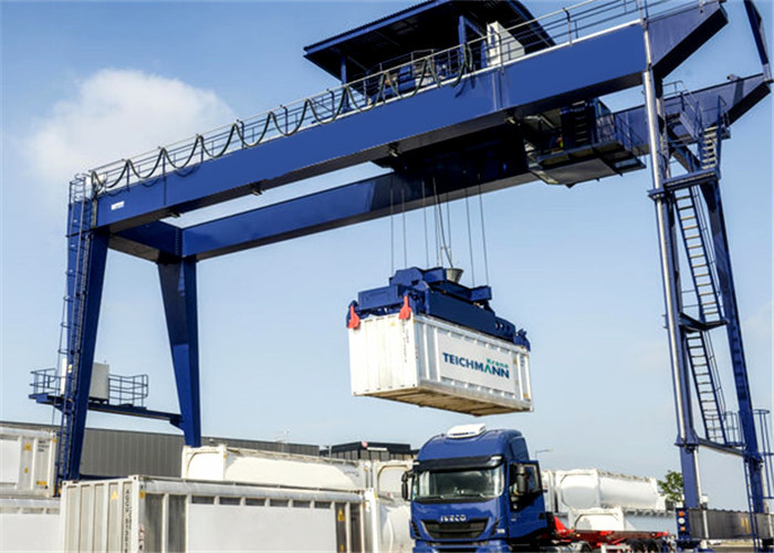 Harbour Crane Container Yard RMG Rail Gantry Crane Fixed 50 Ton With Spreader