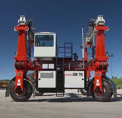 Le portique mobile de capacité élevée tend le cou le levage précis dans le chantier naval